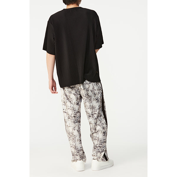 Pleats T-shirts