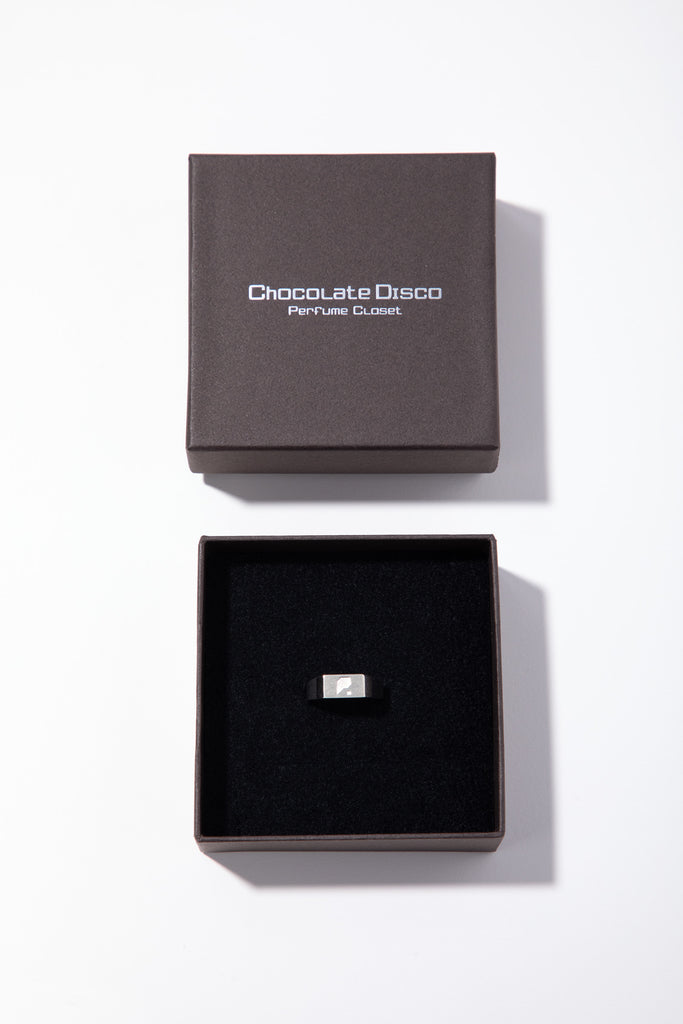 PｰDOT PINKY RING – Perfume Closet
