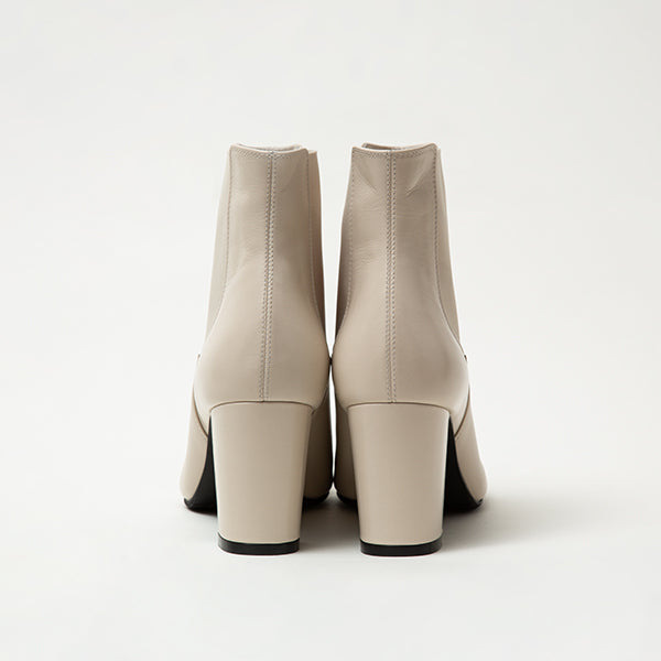 Perfume Short Boots/Off-White
