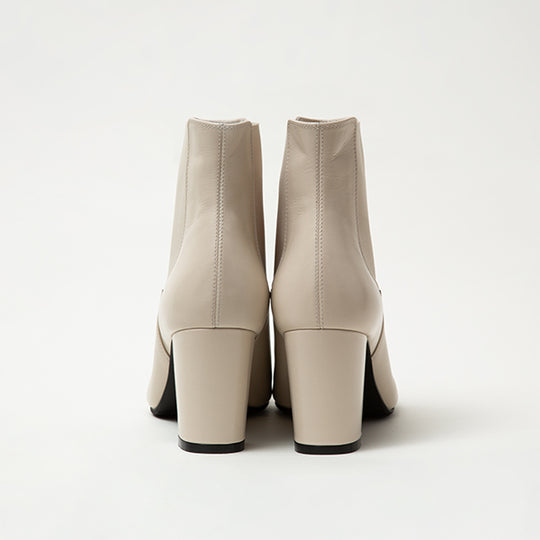 Perfume Short Boots/Off-White